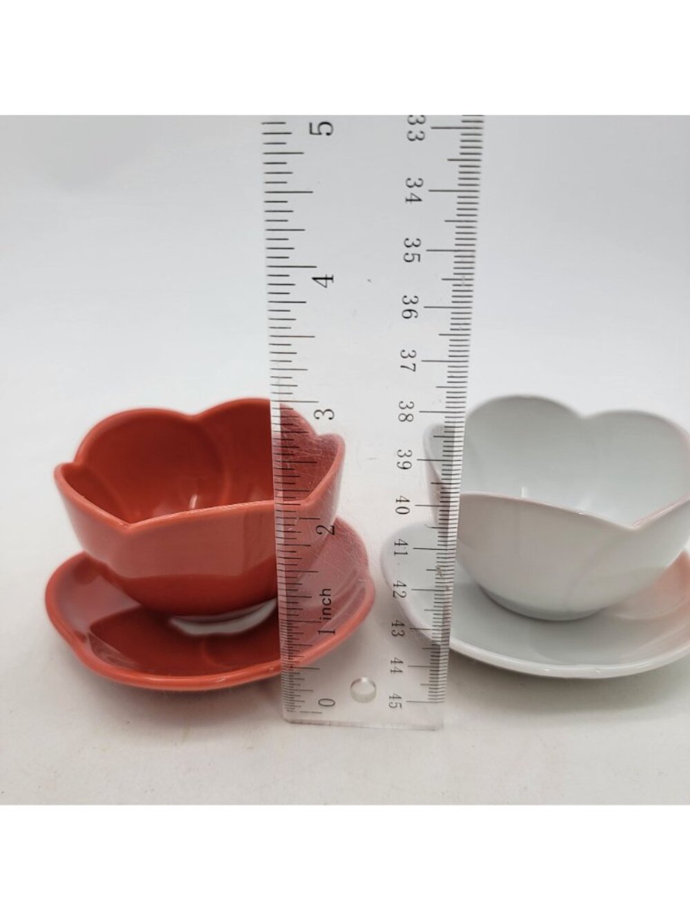 Utsuwa Japan Set Of 2 Petal Cups & Saucers  Red & White - Picture 7 of 7